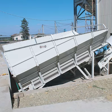 Дозатор для початков семенной кукурузы